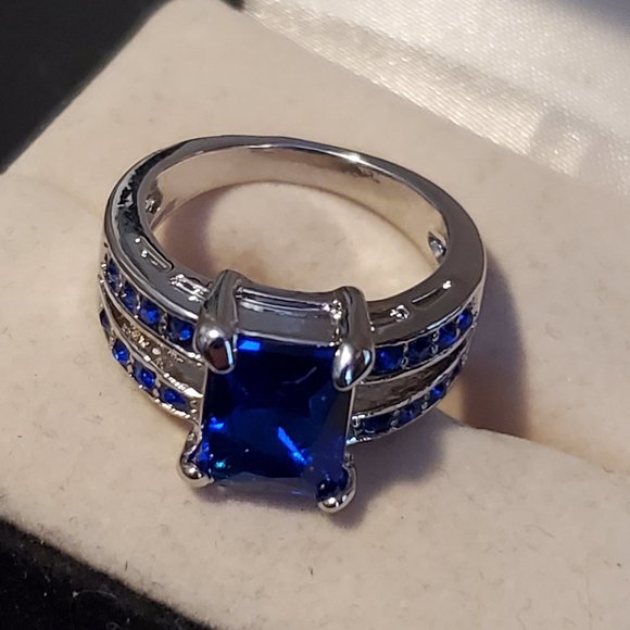 Size 6 Silver Plated Blue Sapphire Ring Rhinestone